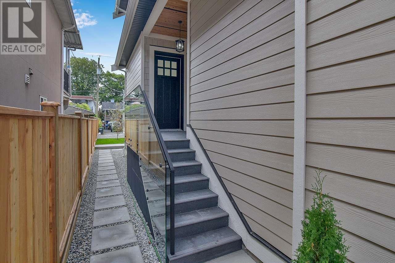 2868 Mcgill Street, Vancouver, British Columbia  V5K 1H6 - Photo 3 - R2816043