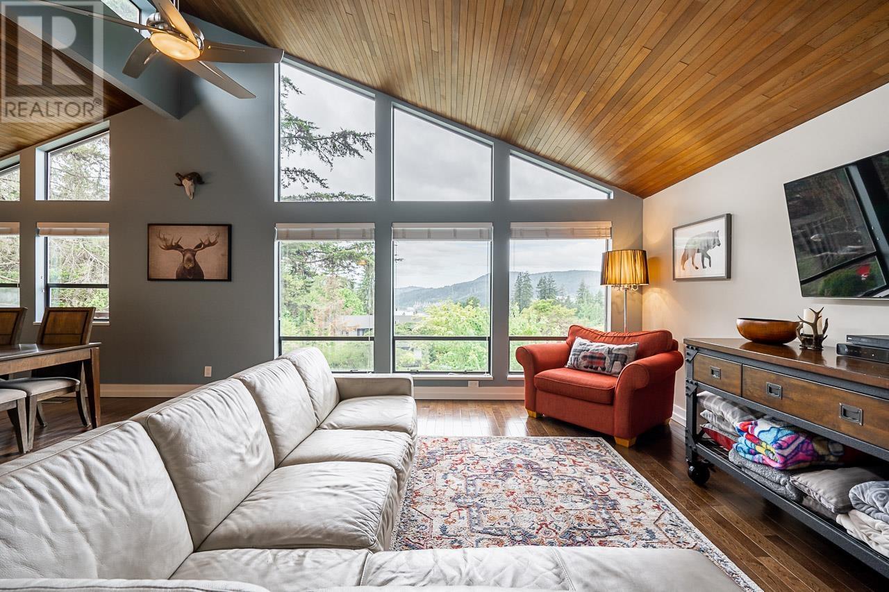 6 Elsdon Bay, Port Moody, British Columbia  V3H 3Z2 - Photo 5 - R2814301