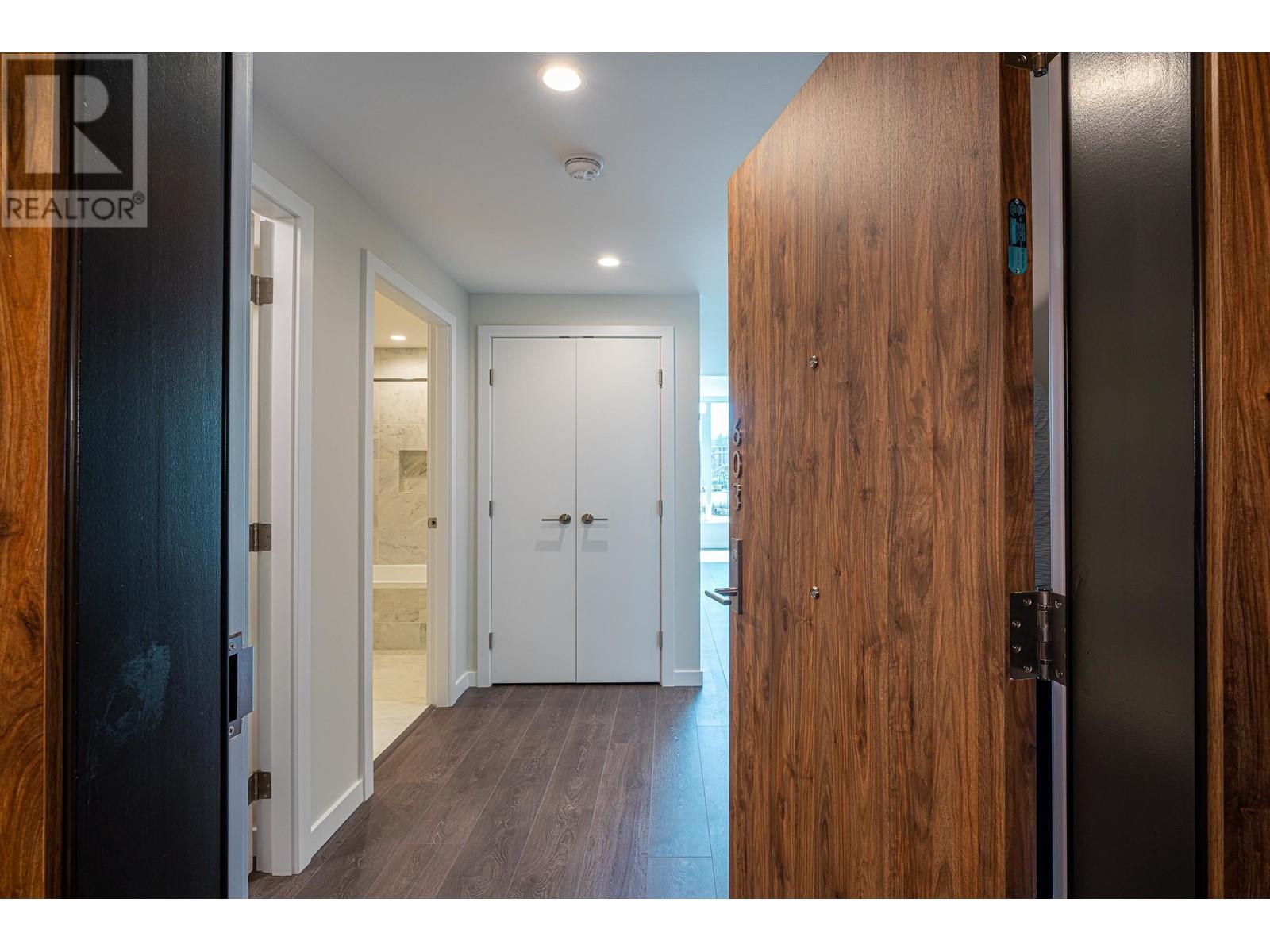 603 308 Morrissey Road, Port Moody, British Columbia  V3H 0M2 - Photo 2 - R2815997