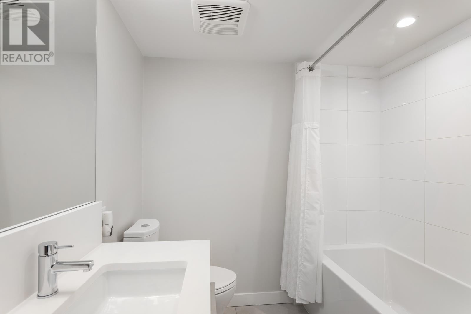 121 649 E 3rd Street, North Vancouver, British Columbia  V7L 1G6 - Photo 17 - R2815666