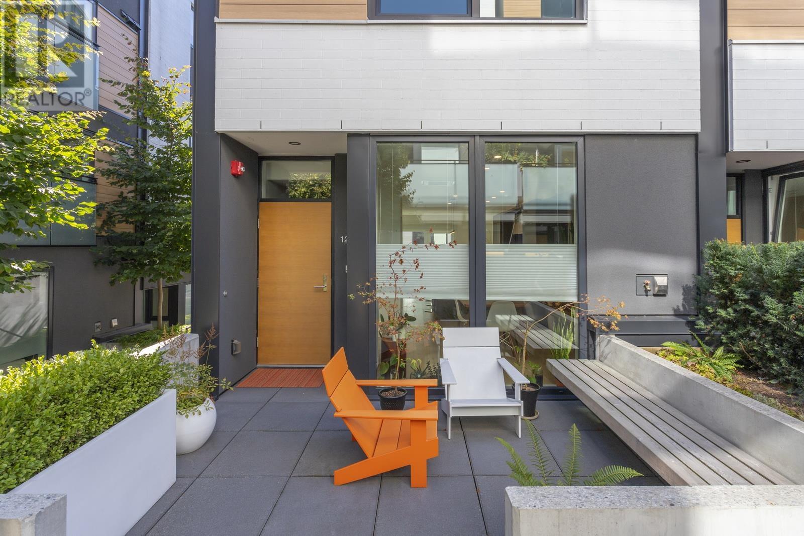 121 649 E 3rd Street, North Vancouver, British Columbia  V7L 1G6 - Photo 4 - R2815666
