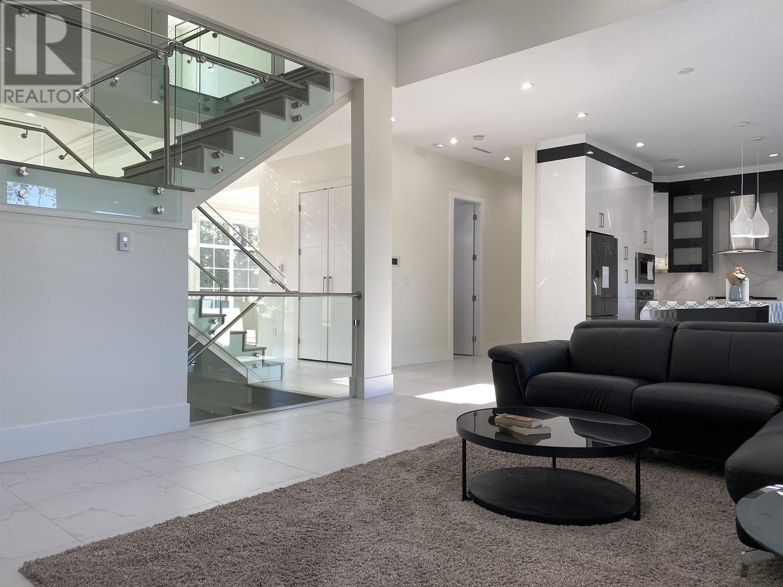 5316 Claude Avenue, Burnaby, British Columbia  V5E 2M5 - Photo 8 - R2763285