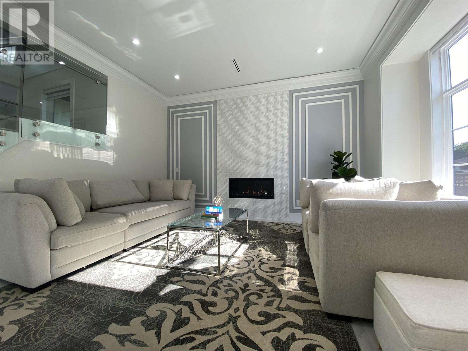 5316 Claude Avenue, Burnaby, British Columbia  V5E 2M5 - Photo 4 - R2763285