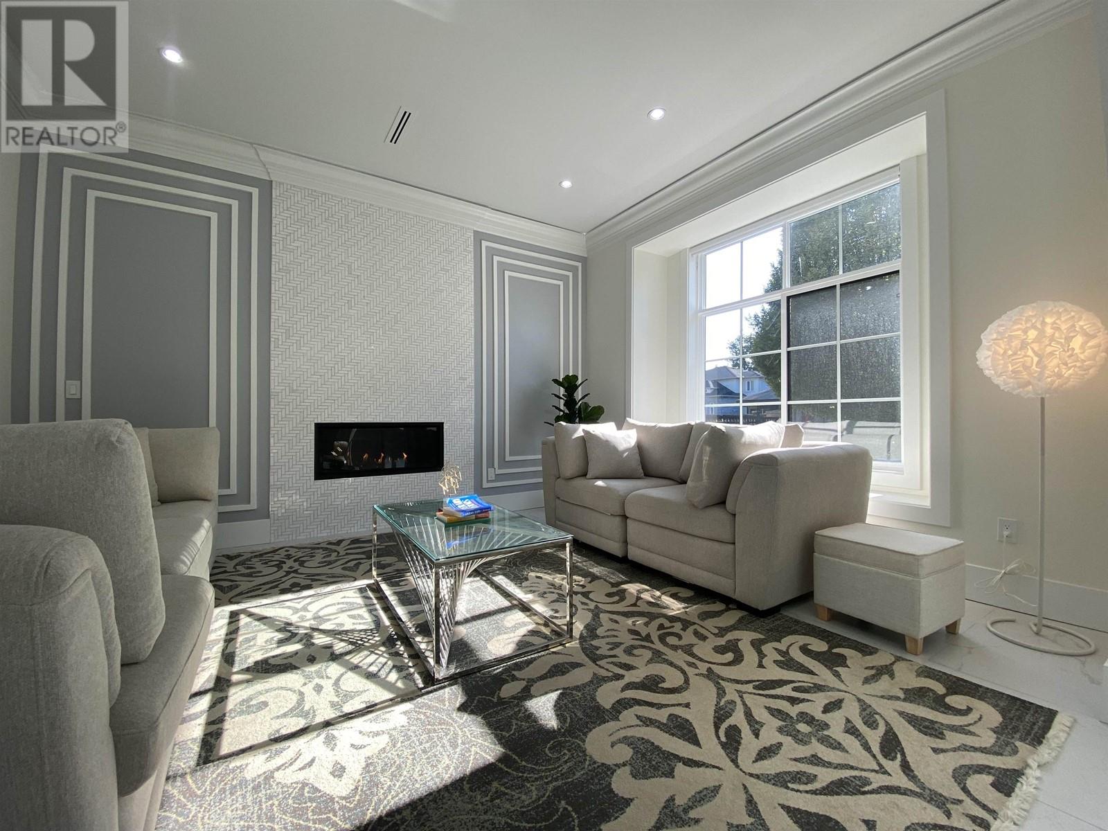 5316 Claude Avenue, Burnaby, British Columbia  V5E 2M5 - Photo 3 - R2763285