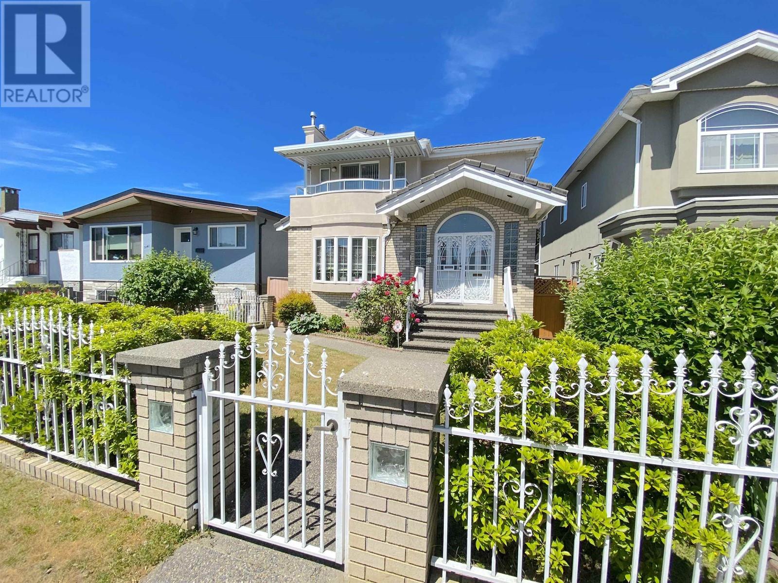 3451 E 45th Avenue, Vancouver, British Columbia  V5R 3E9 - Photo 1 - R2785612