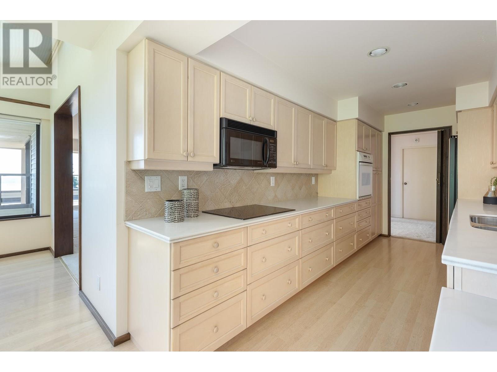 23 2238 Folkestone Way, West Vancouver, British Columbia  V7S 2X7 - Photo 13 - R2814506