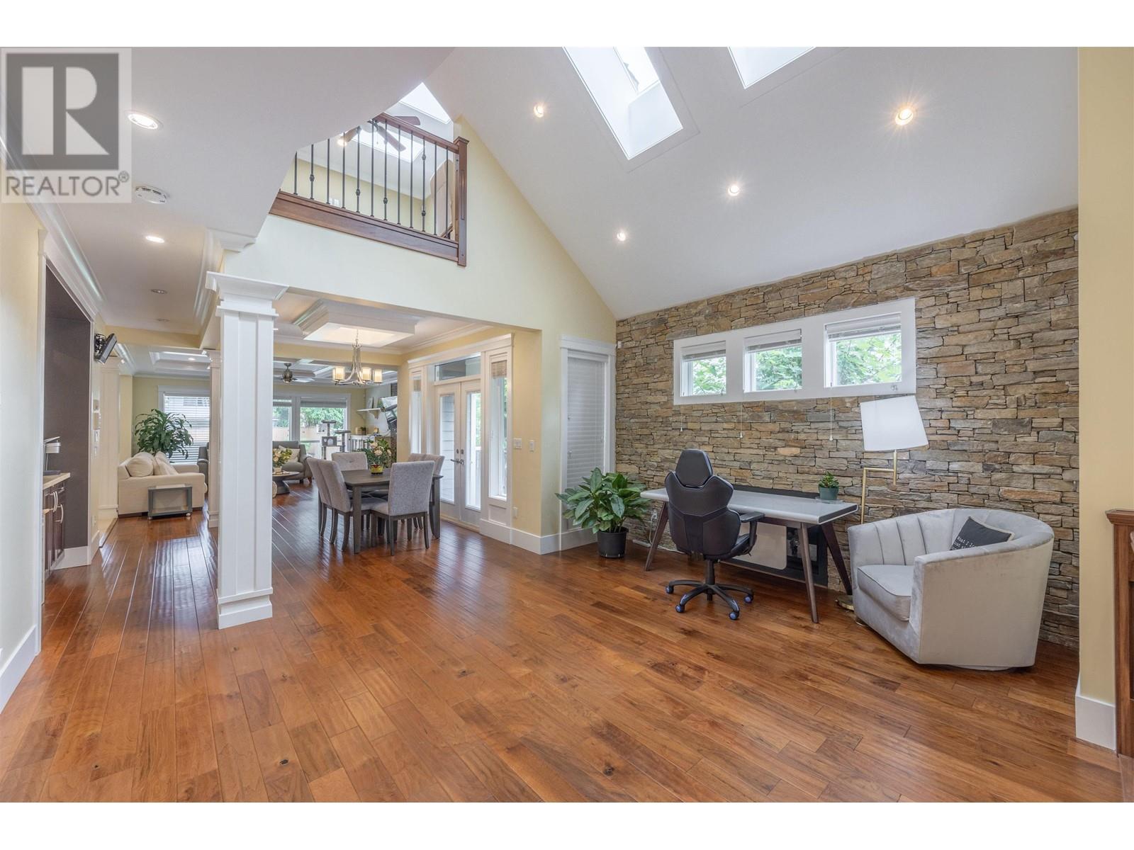583 Hillcrest Street, Coquitlam, British Columbia  V3J 6N7 - Photo 4 - R2815856