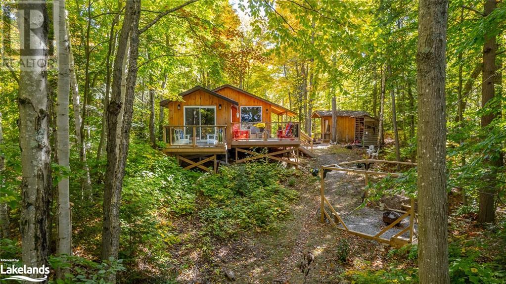 1092 hummingbird road, haliburton