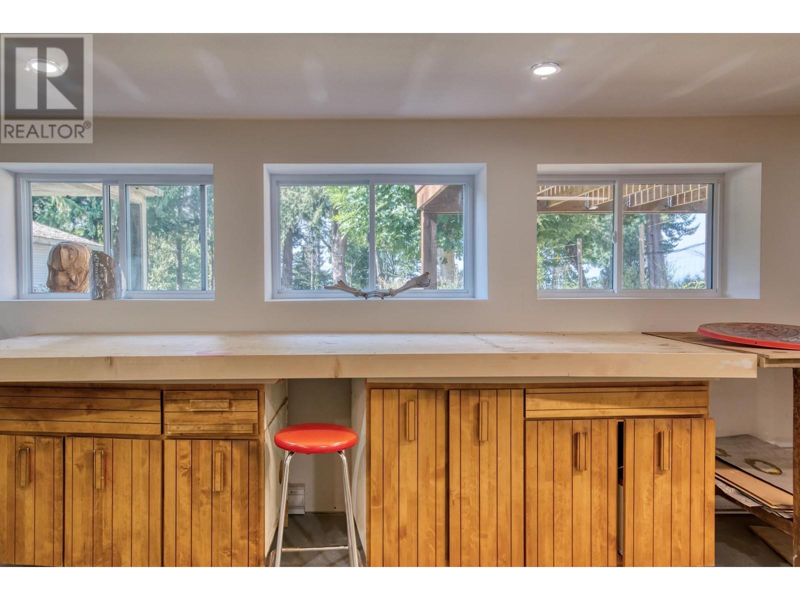 8083 Redrooffs Road, Halfmoon Bay, British Columbia  V7Z 1C7 - Photo 23 - R2813773