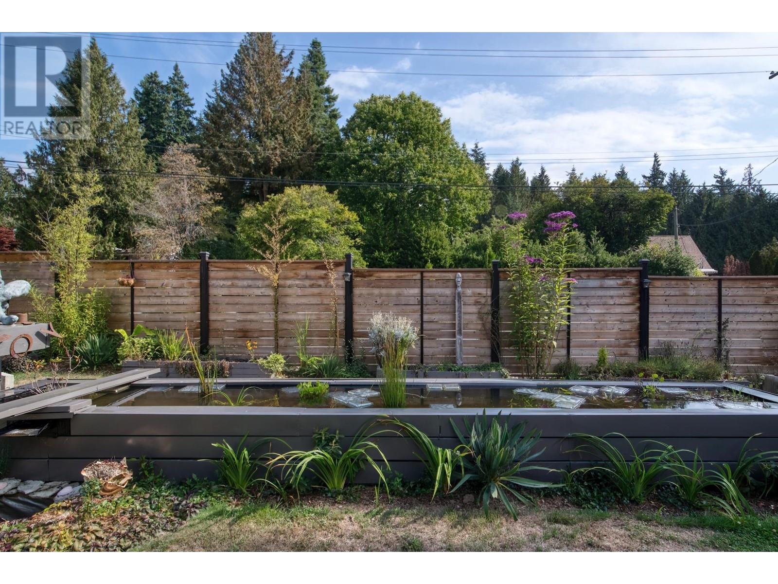 8083 Redrooffs Road, Halfmoon Bay, British Columbia  V7Z 1C7 - Photo 7 - R2813773