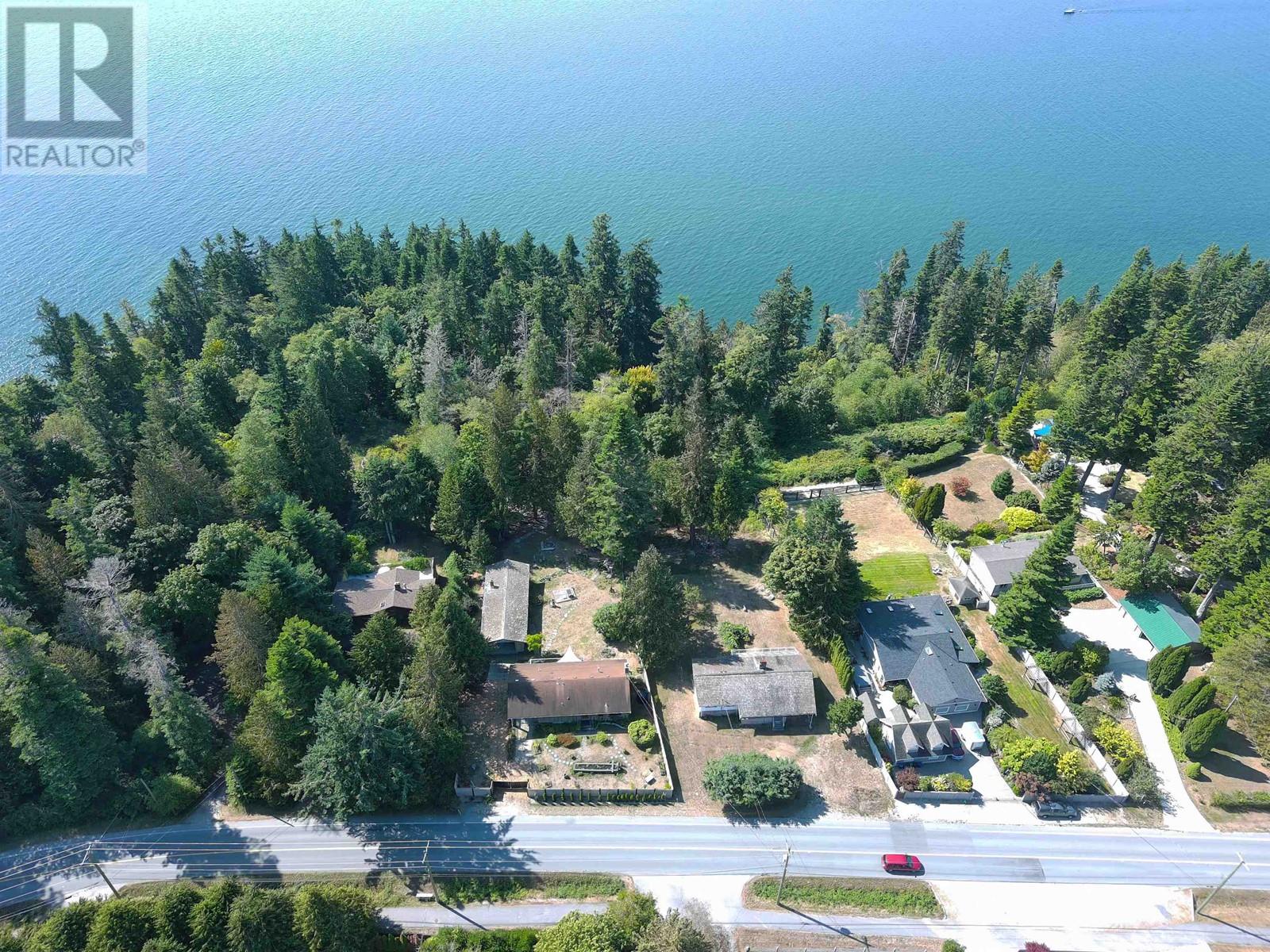 8083 Redrooffs Road, Halfmoon Bay, British Columbia  V7Z 1C7 - Photo 2 - R2813773