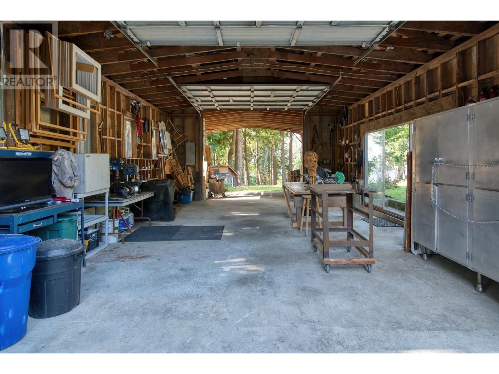 8083 Redrooffs Road, Halfmoon Bay, British Columbia  V7Z 1C7 - Photo 36 - R2813773