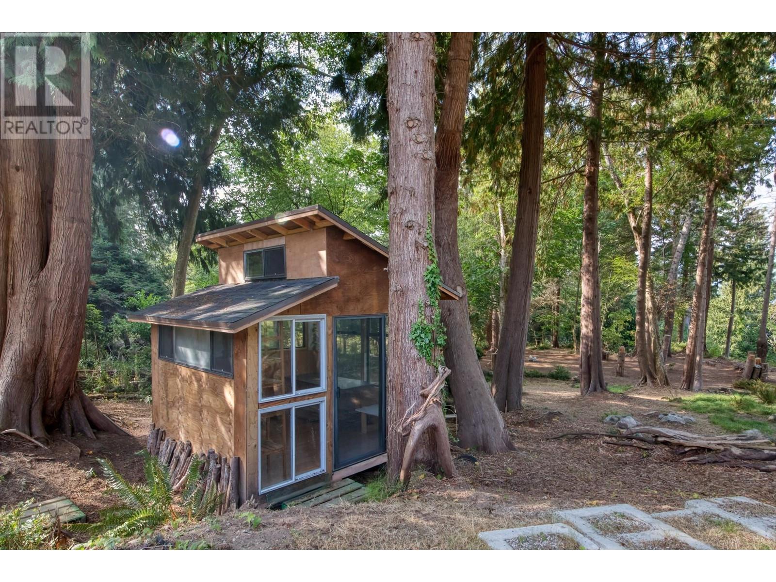 8083 Redrooffs Road, Halfmoon Bay, British Columbia  V7Z 1C7 - Photo 37 - R2813773