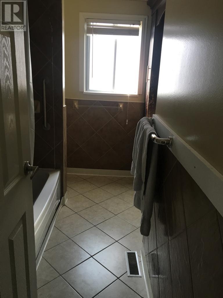 1210 E 63rd Avenue, Vancouver, British Columbia  V5X 2L4 - Photo 5 - R2810693
