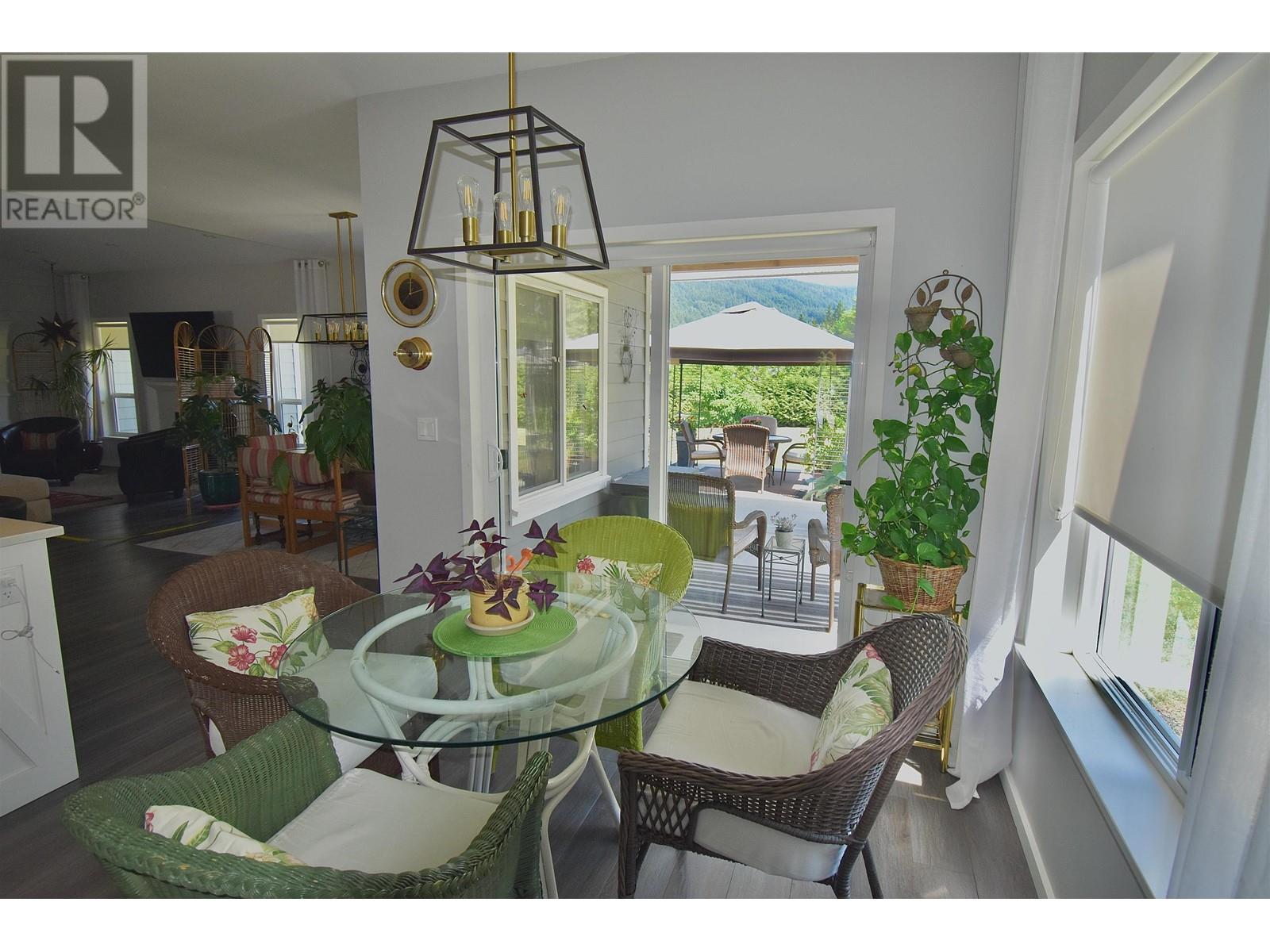 1436 Moondance Place, Gibsons, British Columbia  V0N 1V5 - Photo 16 - R2816325