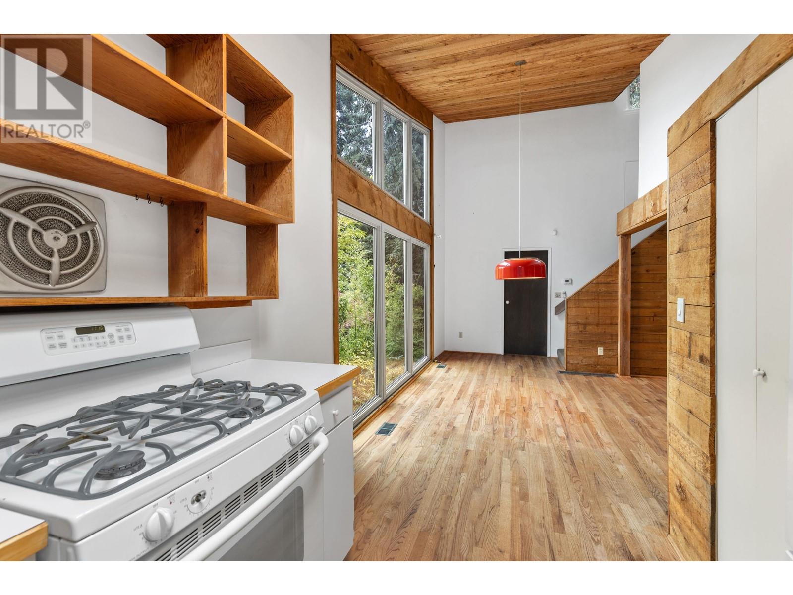 6450 Imperial Avenue, West Vancouver, British Columbia  V7W 2J6 - Photo 11 - R2816362