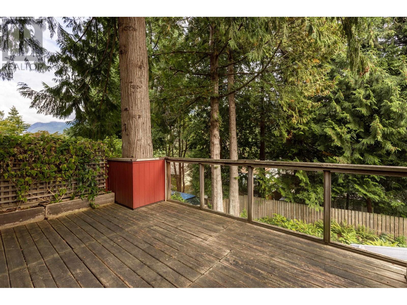 6450 Imperial Avenue, West Vancouver, British Columbia  V7W 2J6 - Photo 24 - R2816362