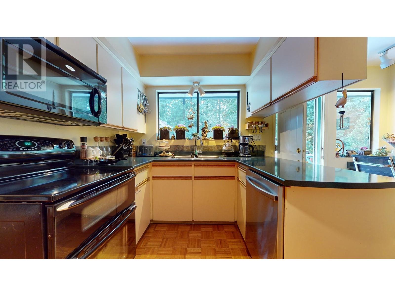 2574 The Boulevard, Squamish, British Columbia  V0N 1T0 - Photo 7 - R2816233