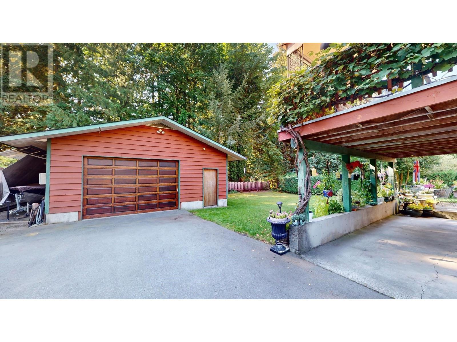 2574 The Boulevard, Squamish, British Columbia  V0N 1T0 - Photo 3 - R2816233