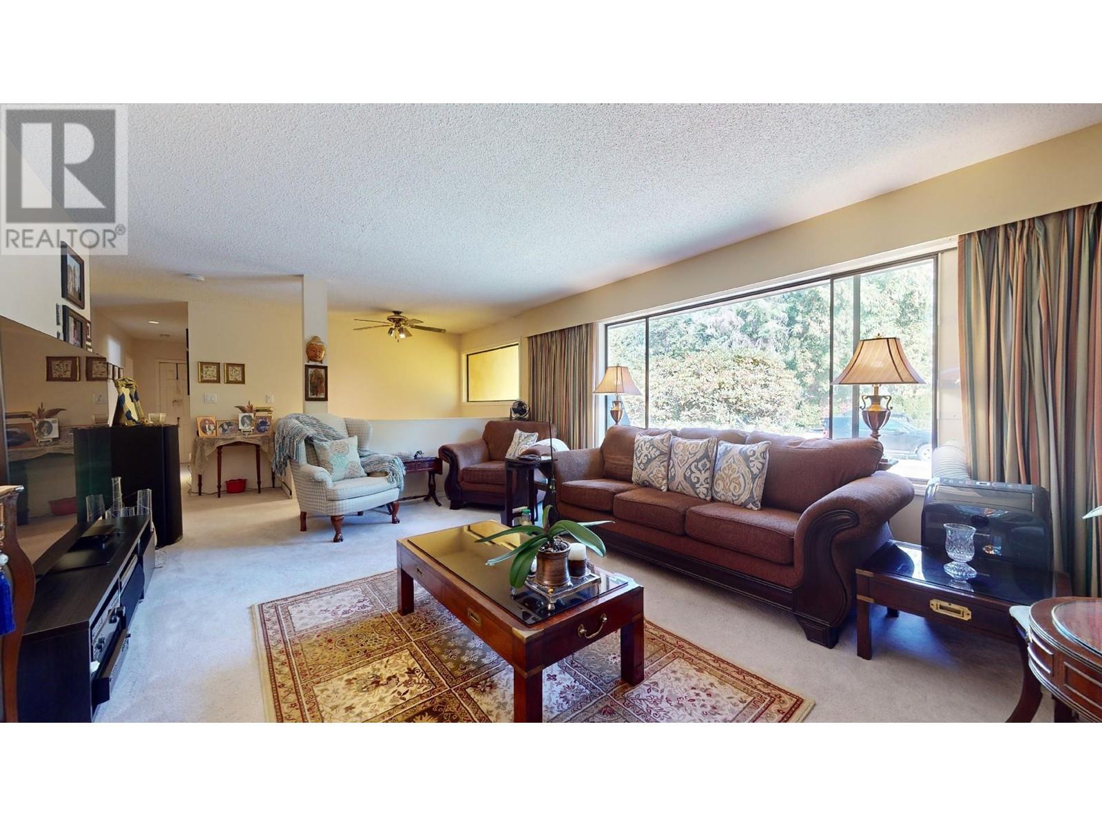 2574 The Boulevard, Squamish, British Columbia  V0N 1T0 - Photo 4 - R2816233