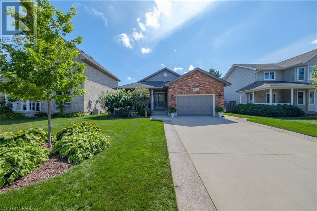 109 Penetangore Row, Kincardine, Ontario  N2Z 2N8 - Photo 2 - 40484921