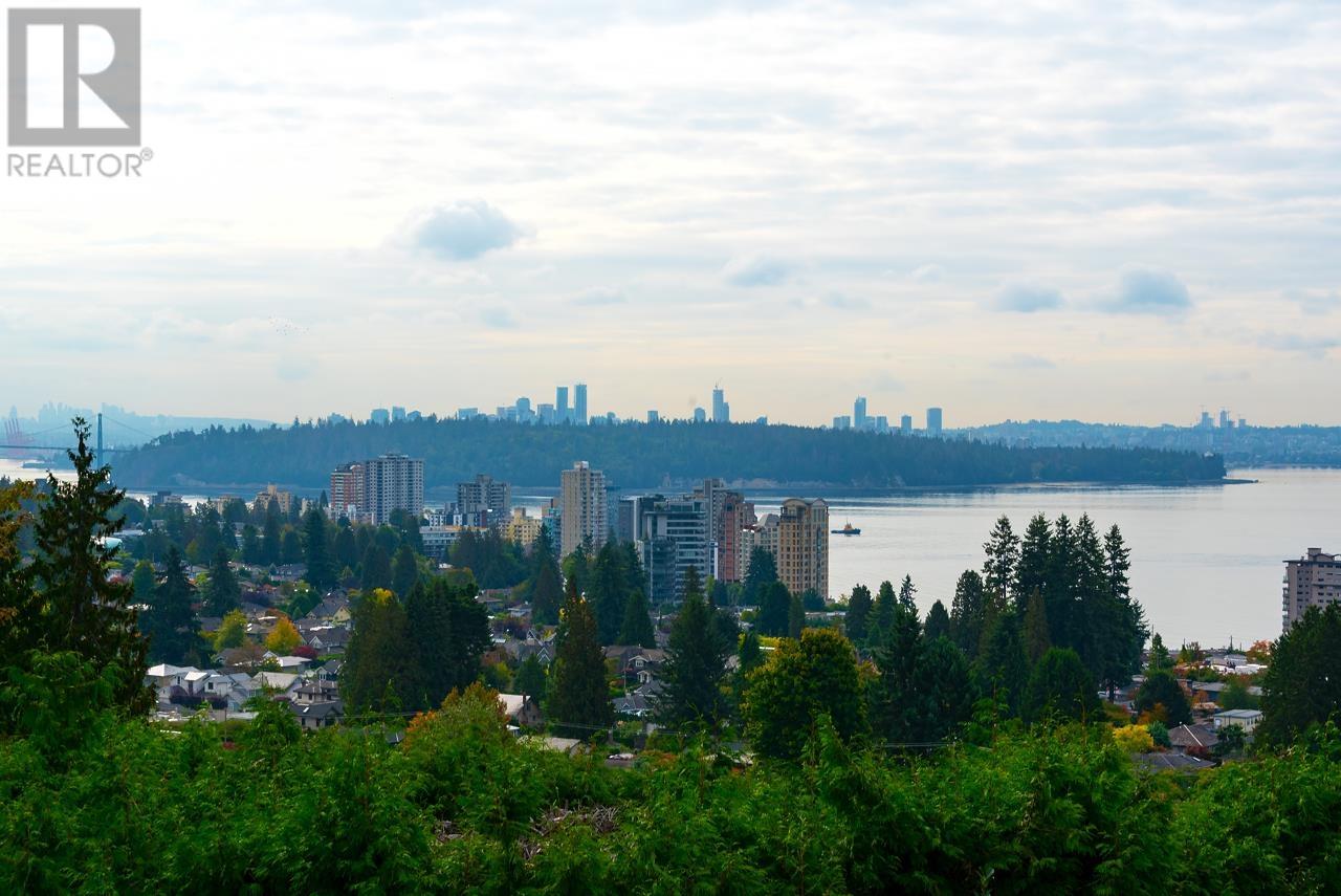 2522 PALMERSTON AVENUE, west vancouver, British Columbia
