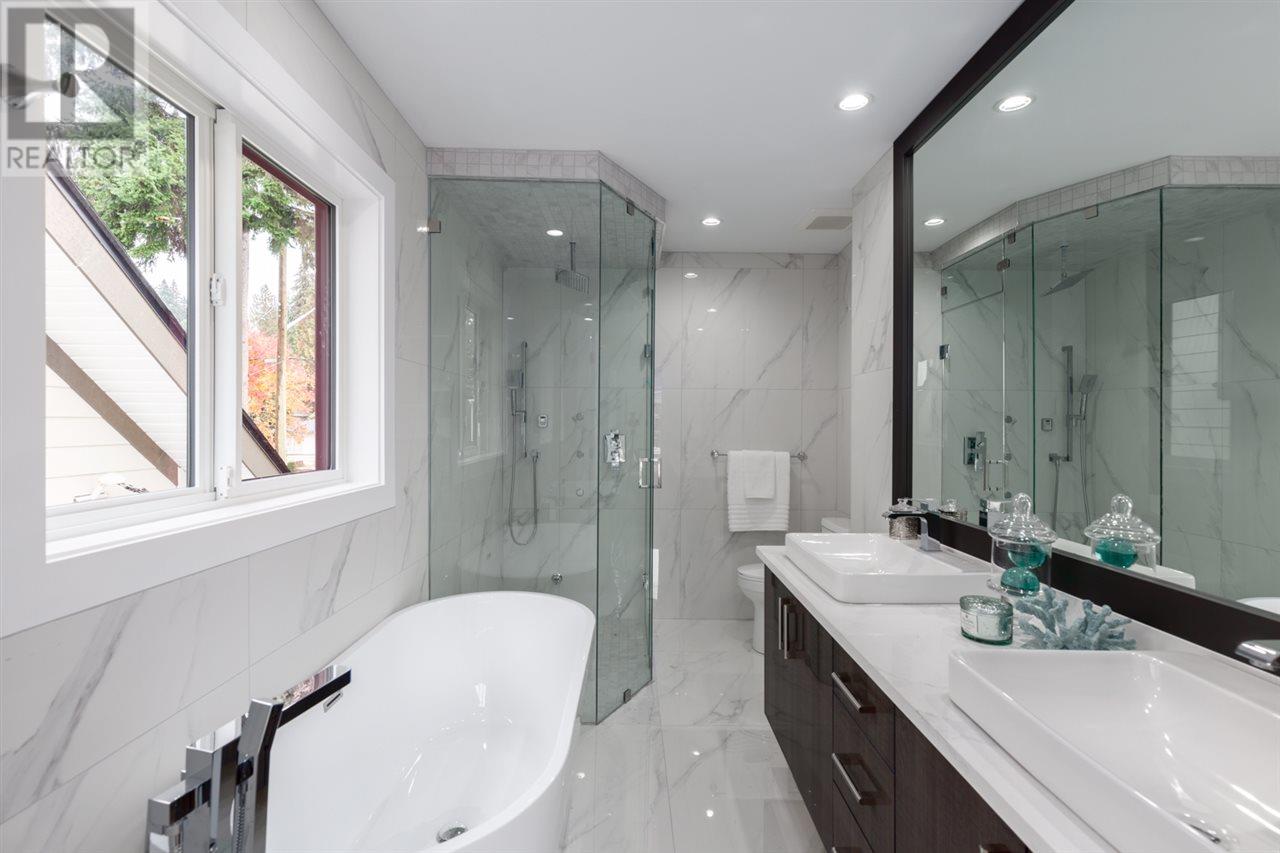 1711 Macgowan Avenue, North Vancouver, British Columbia  V7P 2X3 - Photo 14 - R2816379