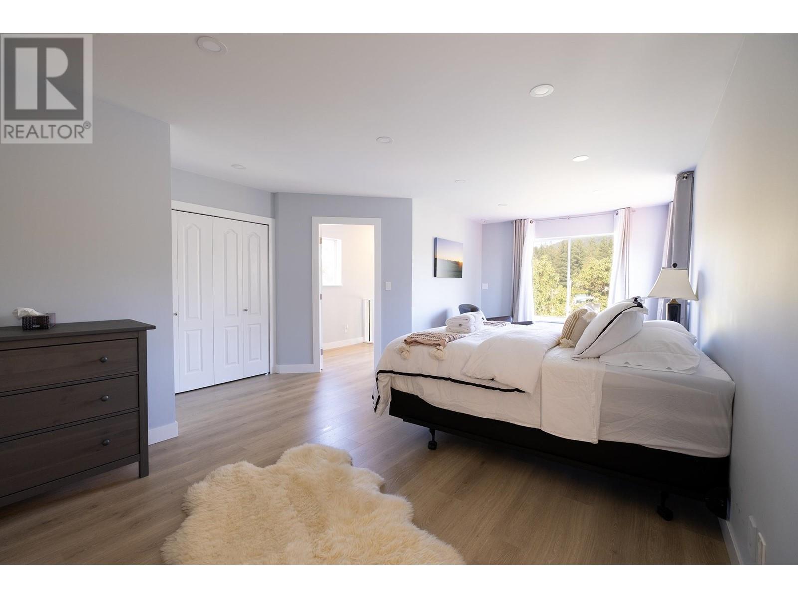 12848 Gilden Road, Pender Harbour, British Columbia  V0N 2H1 - Photo 17 - R2816396