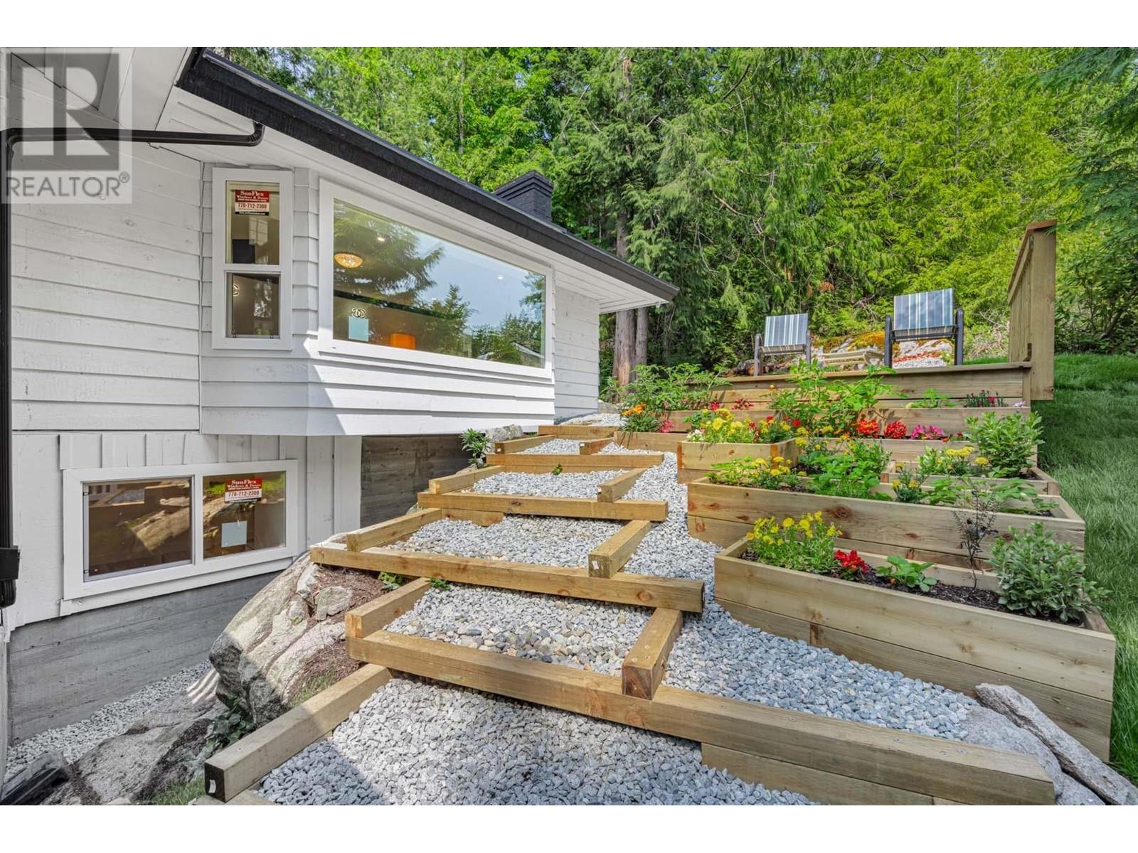 4621 Caulfeild Drive, West Vancouver, British Columbia  V7W 1E9 - Photo 37 - R2816427