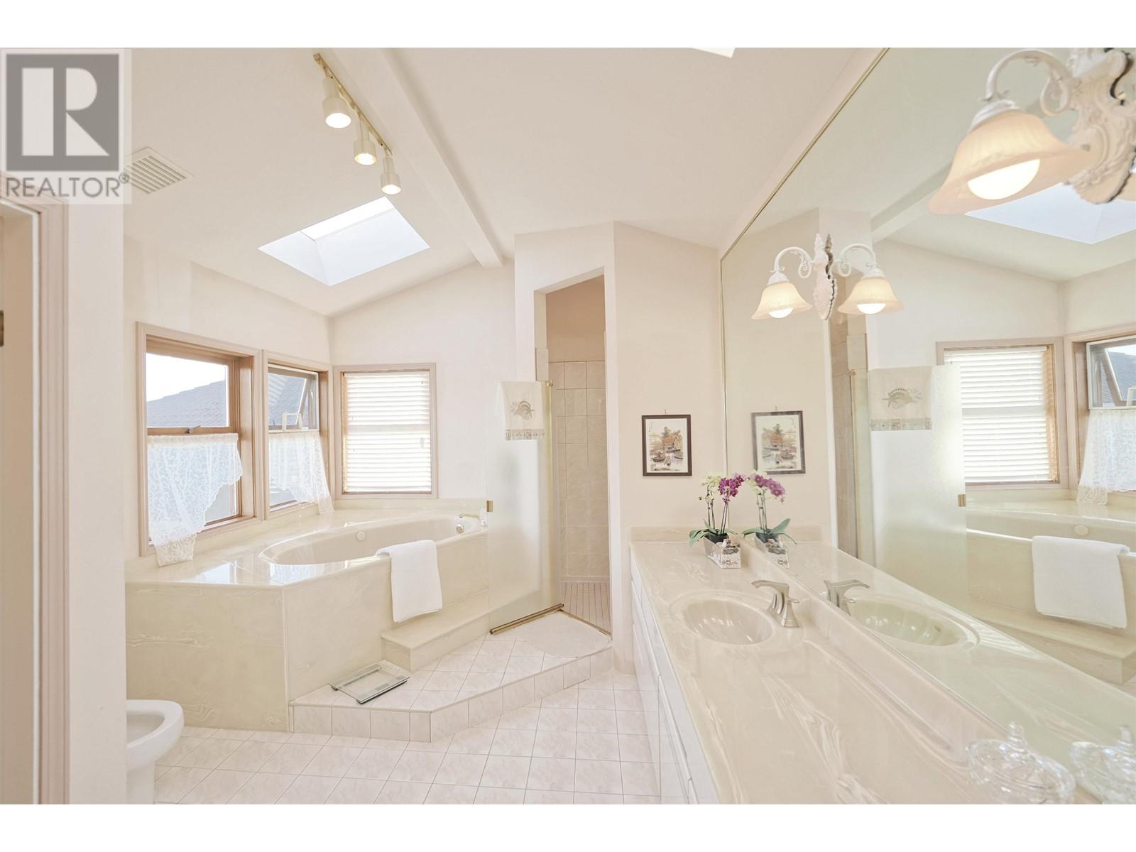 2242 Monashee Court, Coquitlam, British Columbia  V3K 6P7 - Photo 29 - R2816409