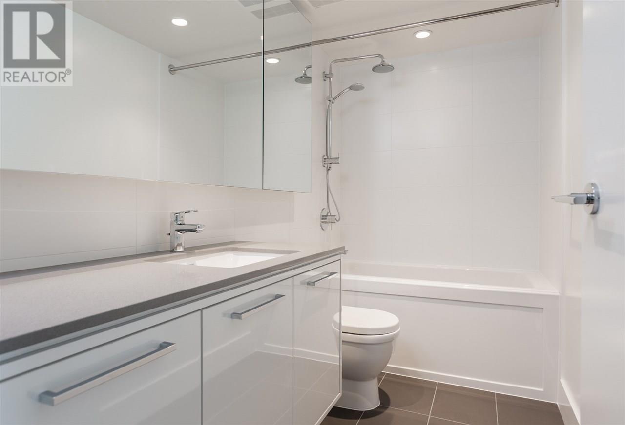 1601 680 Seylynn Crescent, North Vancouver, British Columbia  V7J 0B5 - Photo 2 - R2816403