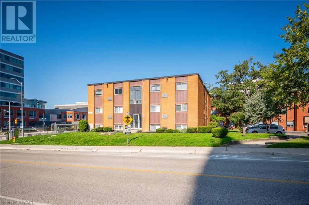 96 Duke Street W, Kitchener, Ontario N2H 3W8 - Photo 3 - 40485264