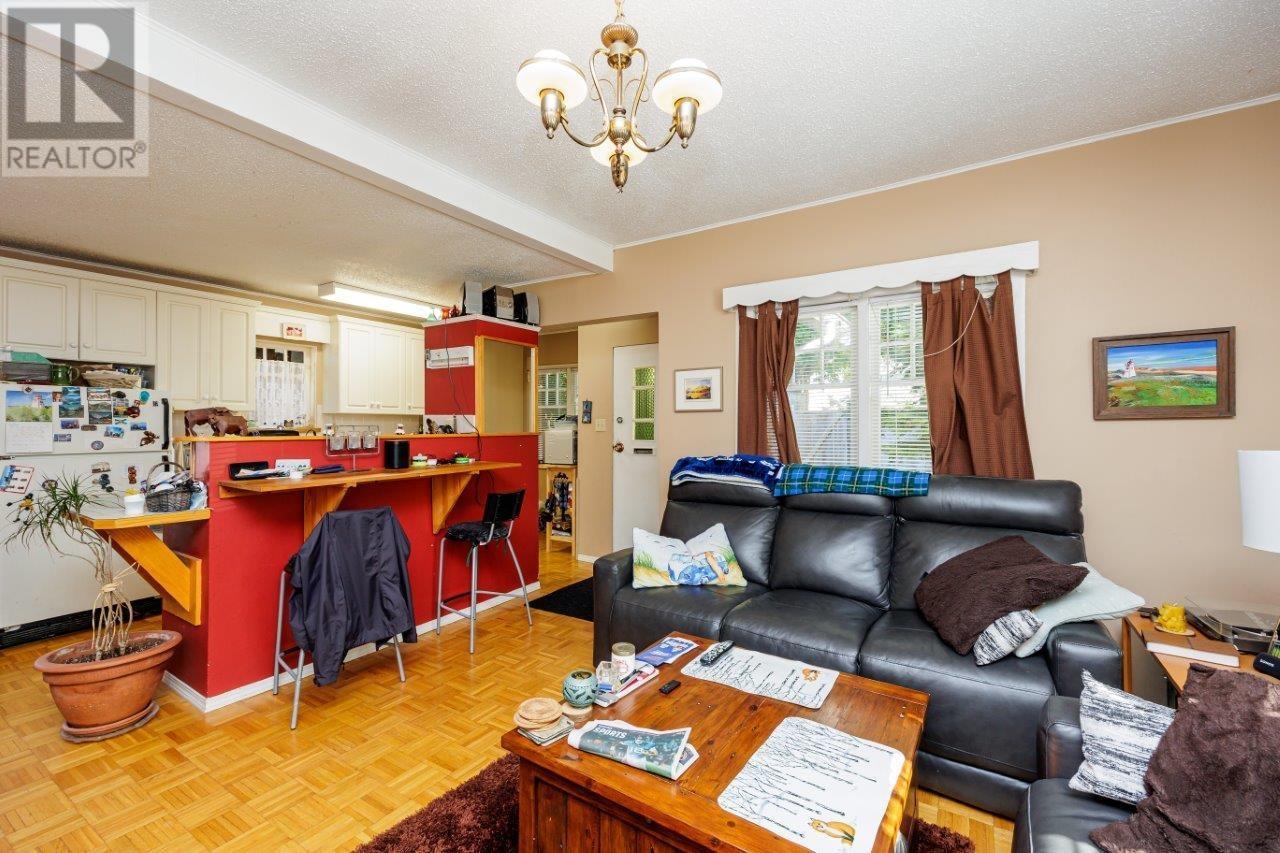 123 E Kings Road, North Vancouver, British Columbia  V7N 1H4 - Photo 10 - R2816571