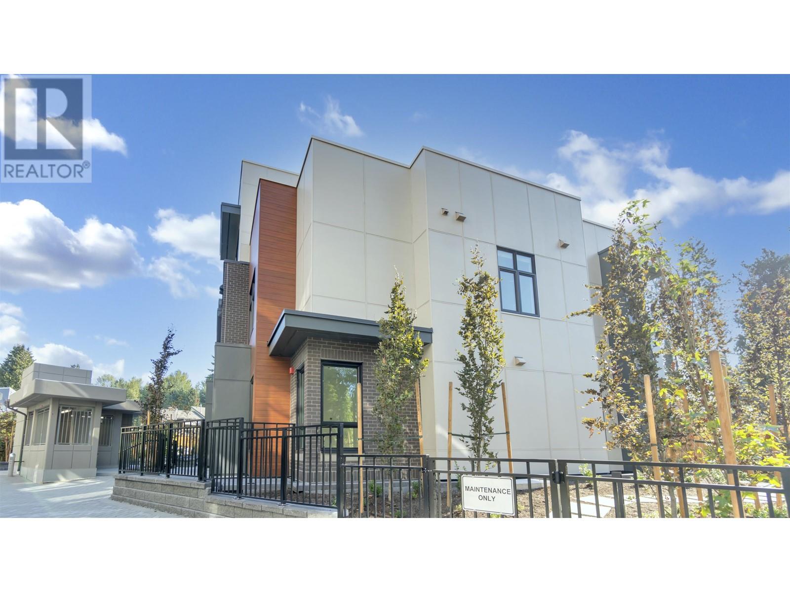 154 2035 Glenaire Drive, North Vancouver, British Columbia  V7P 1Y3 - Photo 2 - R2816639