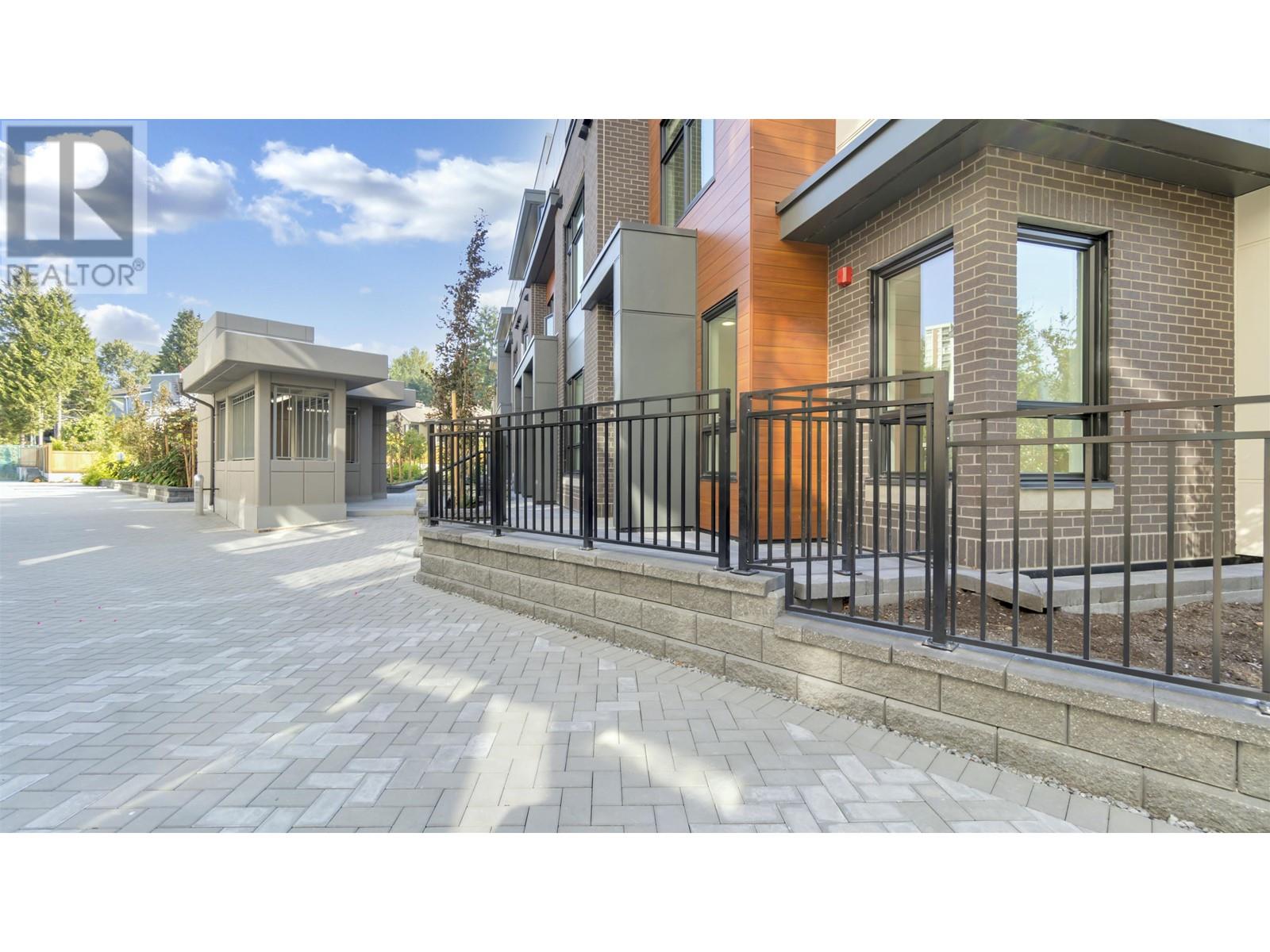 154 2035 Glenaire Drive, North Vancouver, British Columbia  V7P 1Y3 - Photo 3 - R2816639