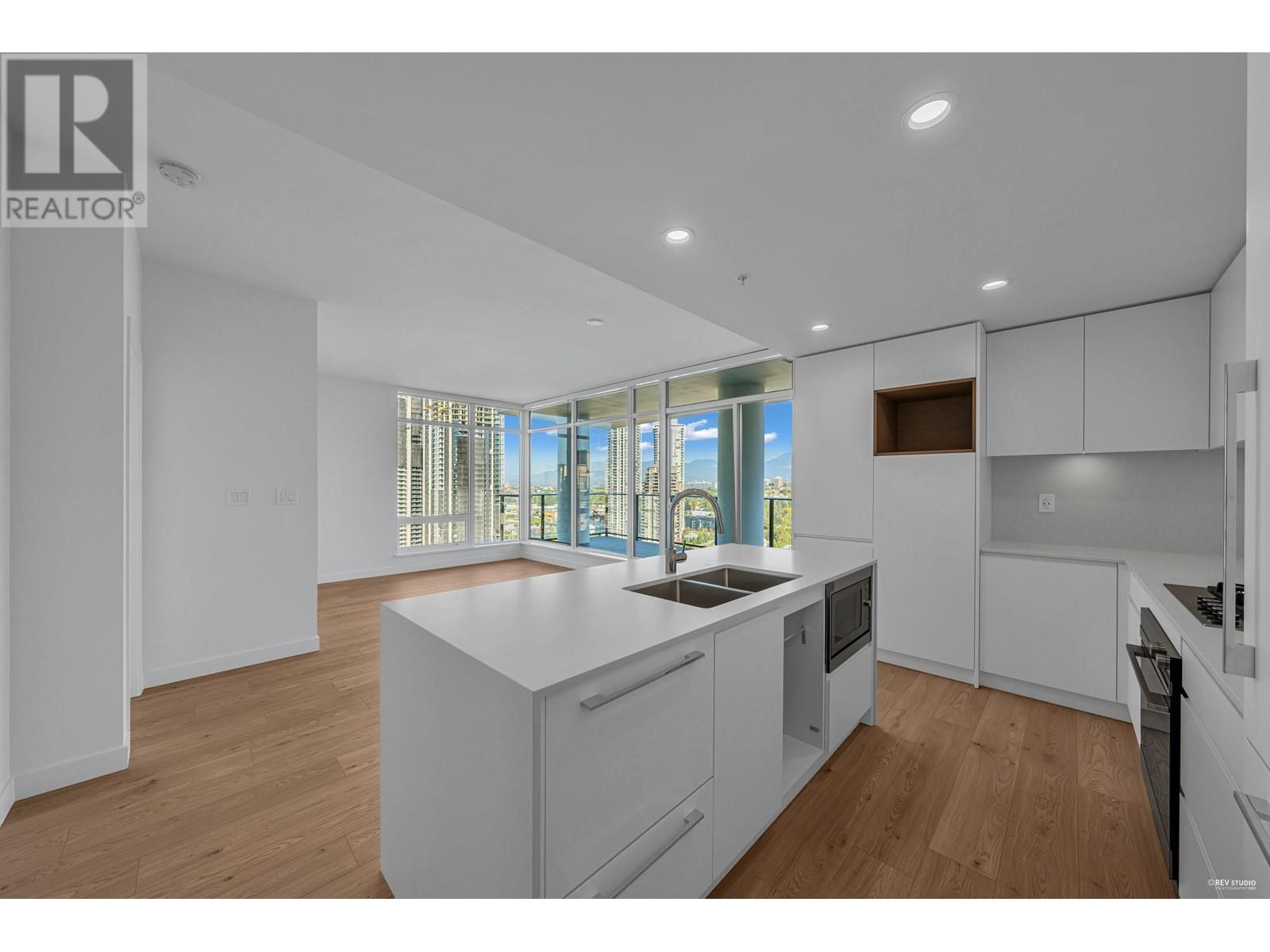 2404 2181 Madison Avenue, Burnaby, British Columbia  V5C 0N4 - Photo 3 - R2816647