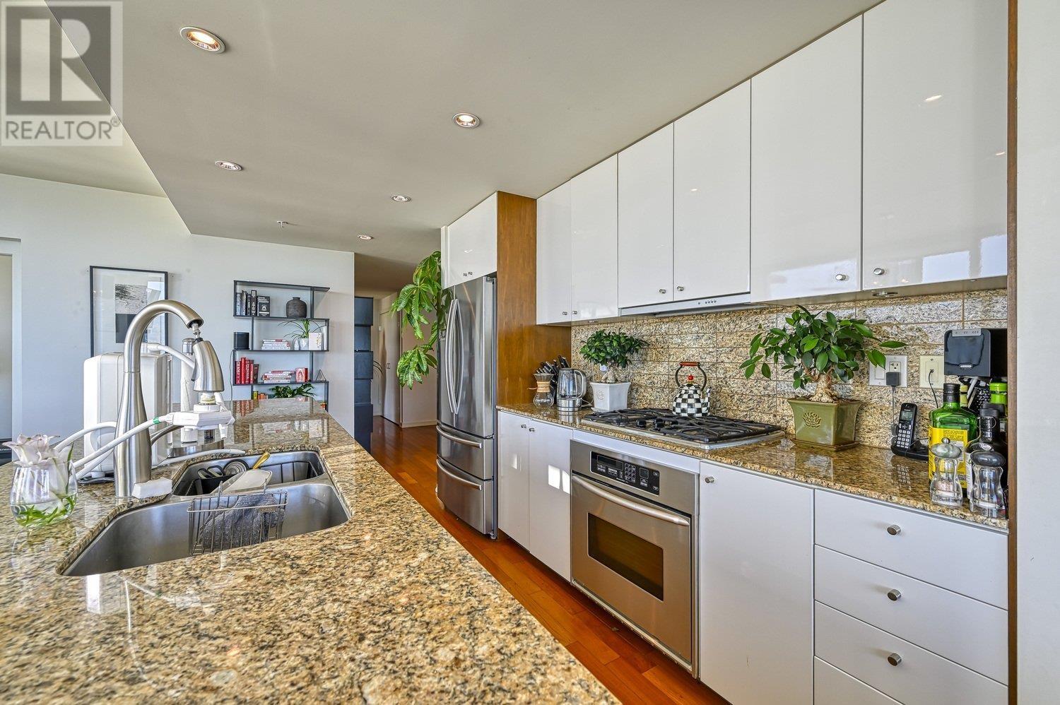 2402 1005 Beach Avenue, Vancouver, British Columbia  V6E 3W2 - Photo 8 - R2816835