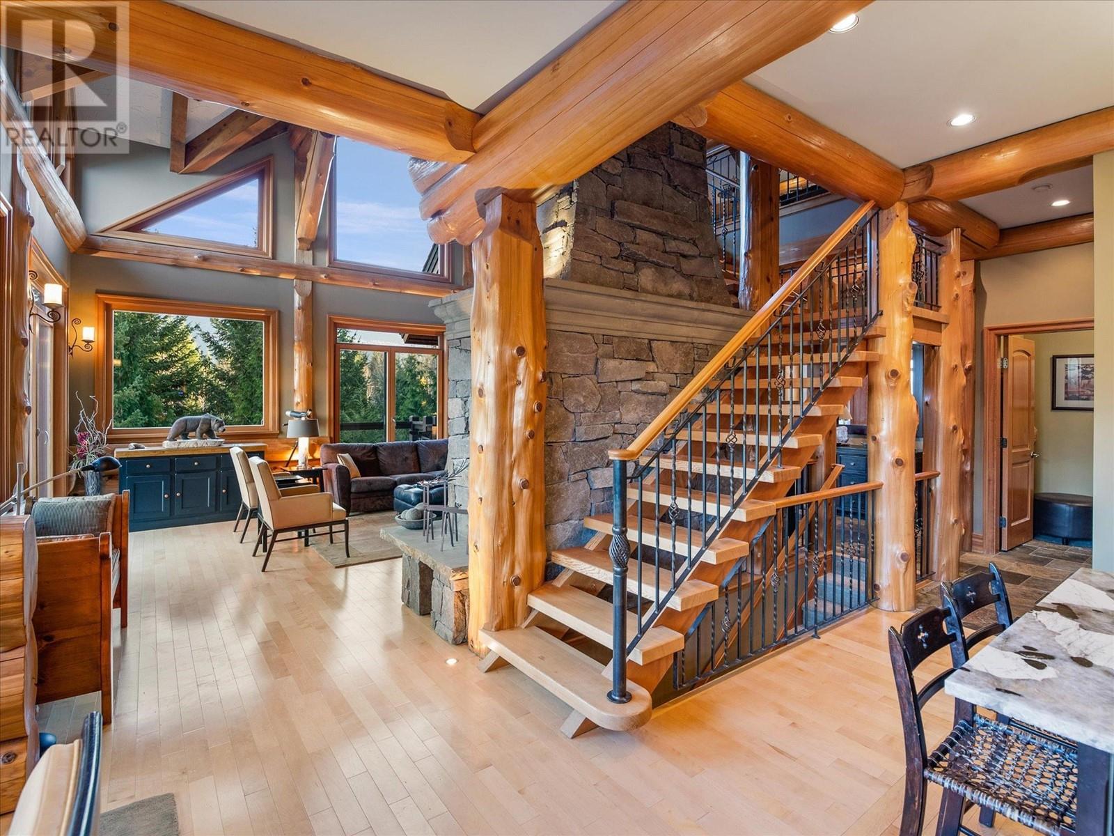 7448 Treetop Lane, Whistler, British Columbia  V8E 0E9 - Photo 10 - R2816760