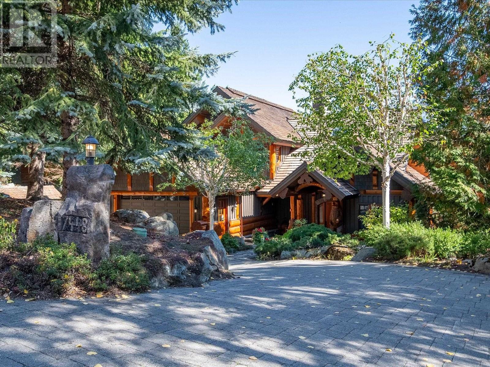 7448 Treetop Lane, Whistler, British Columbia  V8E 0E9 - Photo 3 - R2816760