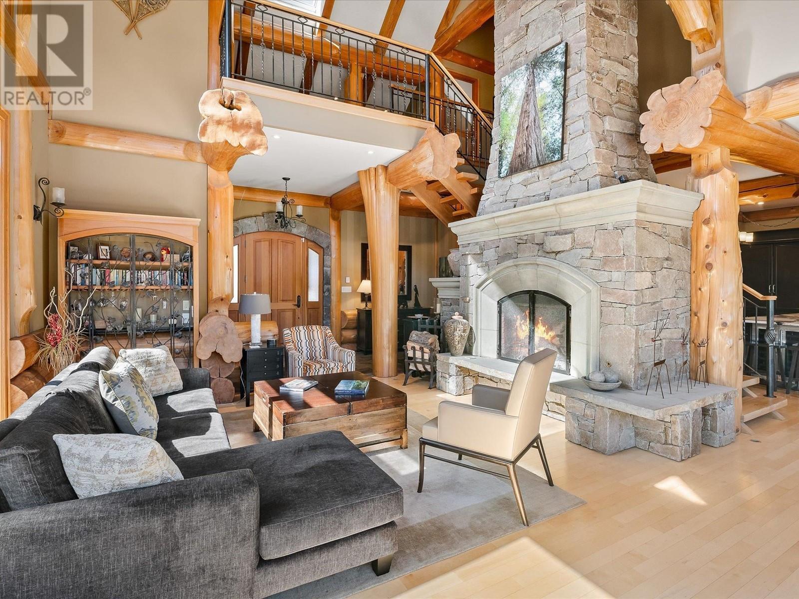 7448 Treetop Lane, Whistler, British Columbia  V8E 0E9 - Photo 7 - R2816760