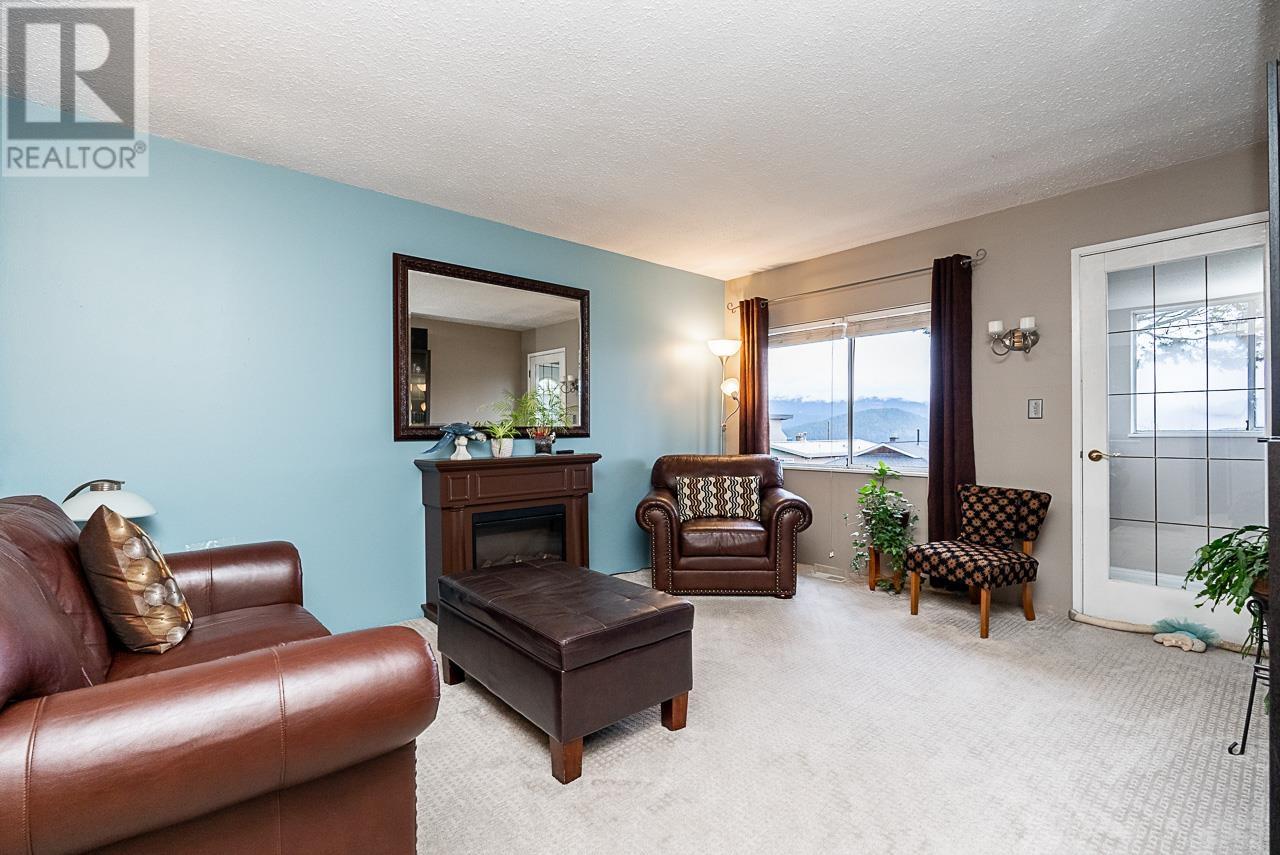 101 N Sea Avenue, Burnaby, British Columbia  V5B 1K4 - Photo 11 - R2816770