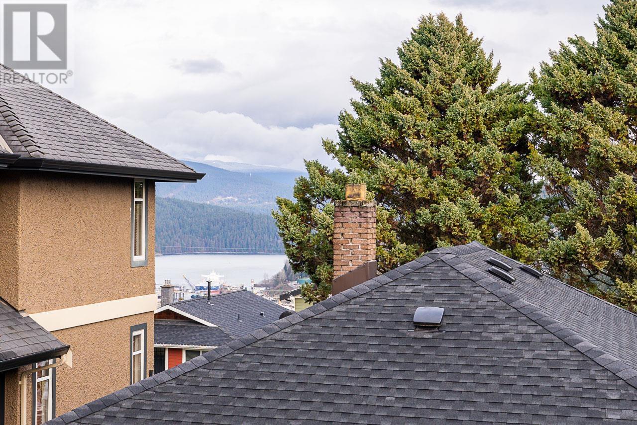 101 N Sea Avenue, Burnaby, British Columbia  V5B 1K4 - Photo 33 - R2816770