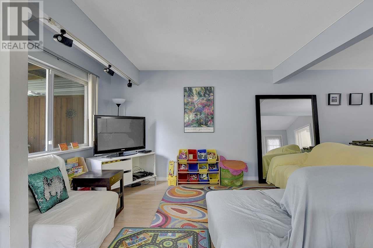 1745 Dorset Avenue, Port Coquitlam, British Columbia  V3B 2A3 - Photo 7 - R2816823