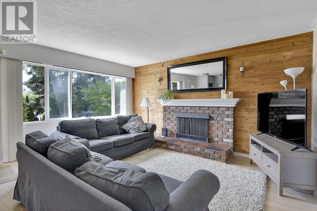 1745 Dorset Avenue, Port Coquitlam, British Columbia  V3B 2A3 - Photo 1 - R2816823