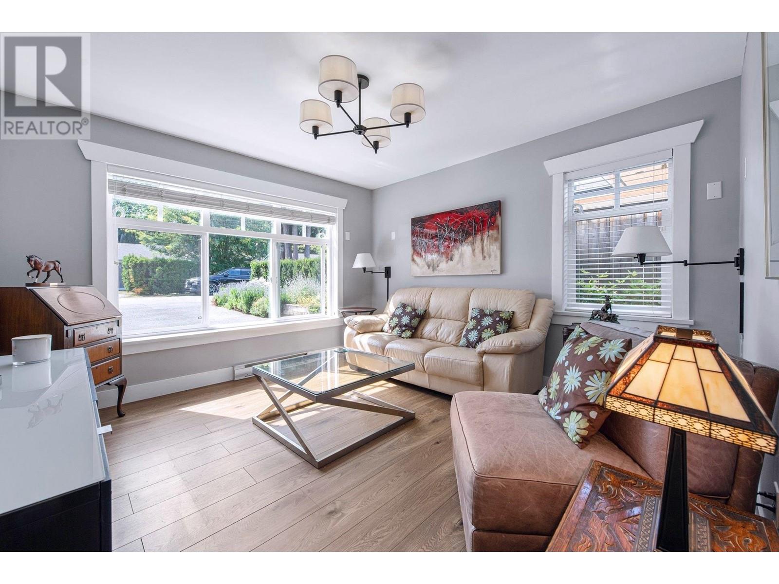 1388 Oakwood Crescent, North Vancouver, British Columbia  V7P 1L7 - Photo 12 - R2816476