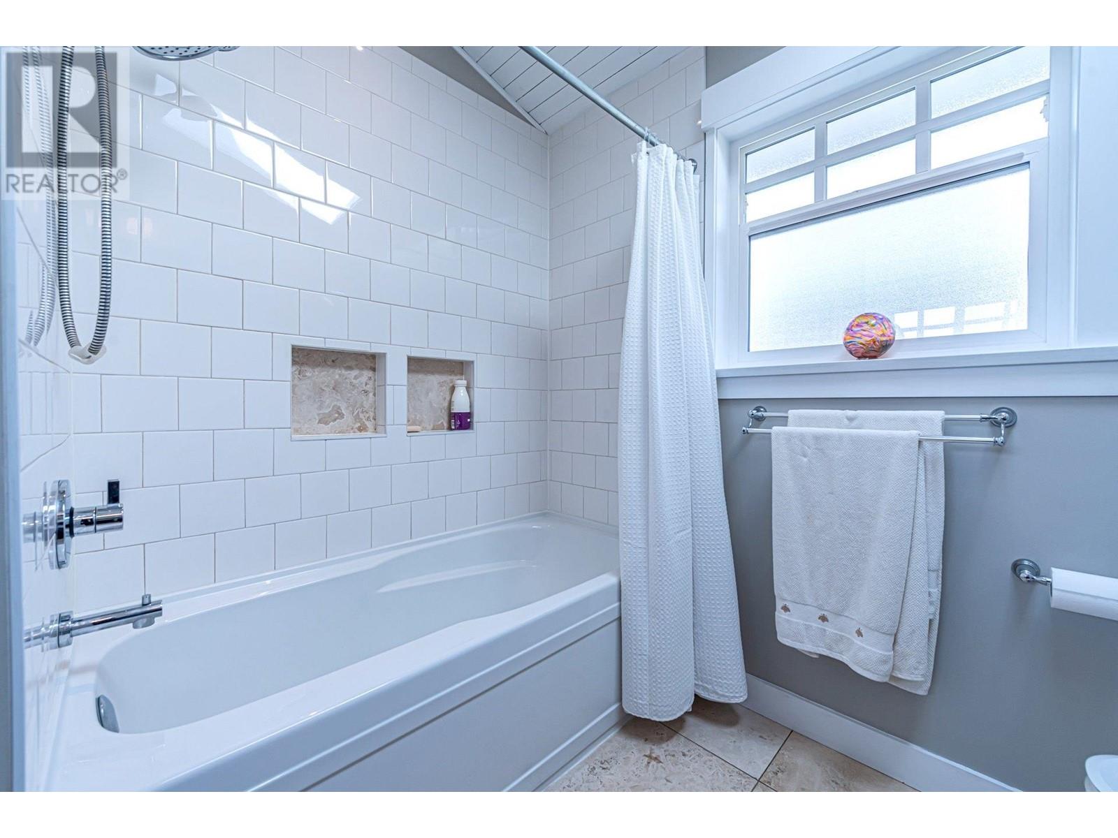 1388 Oakwood Crescent, North Vancouver, British Columbia  V7P 1L7 - Photo 28 - R2816476