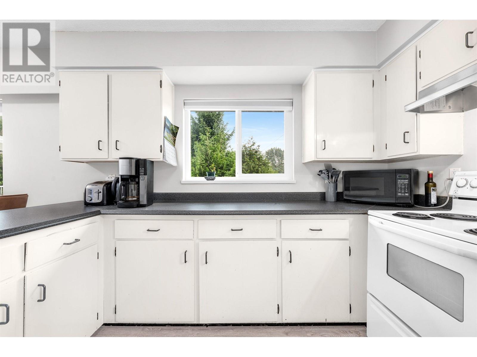 419 Ioco Road, Port Moody, British Columbia  V3H 2W1 - Photo 8 - R2809043