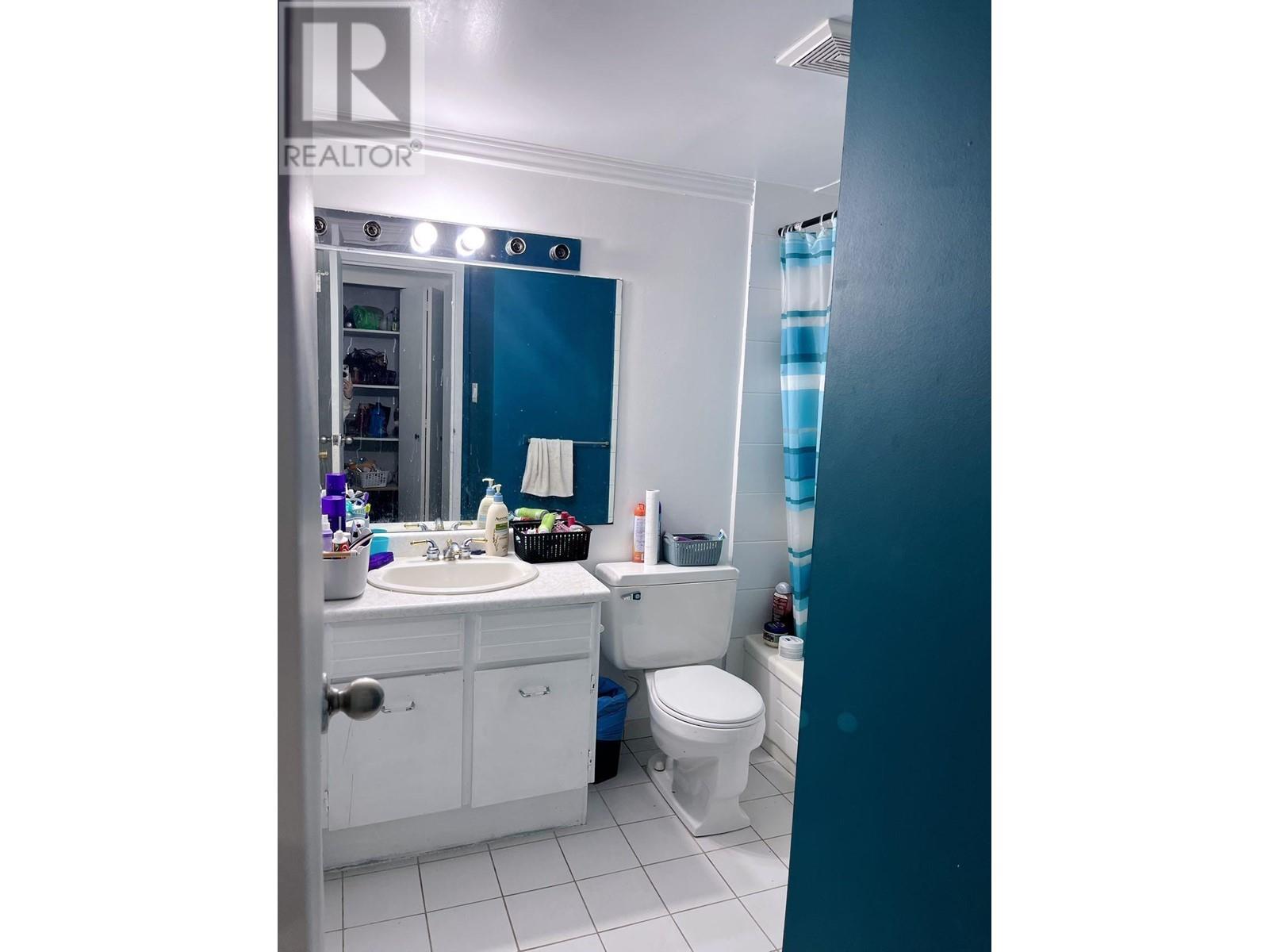 220 1945 Woodway Place, Burnaby, British Columbia  V5C 6A8 - Photo 11 - R2816876
