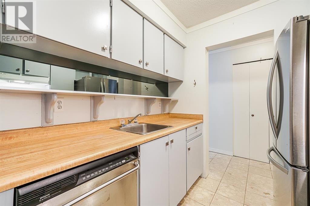 220 1945 Woodway Place, Burnaby, British Columbia  V5C 6A8 - Photo 4 - R2816876