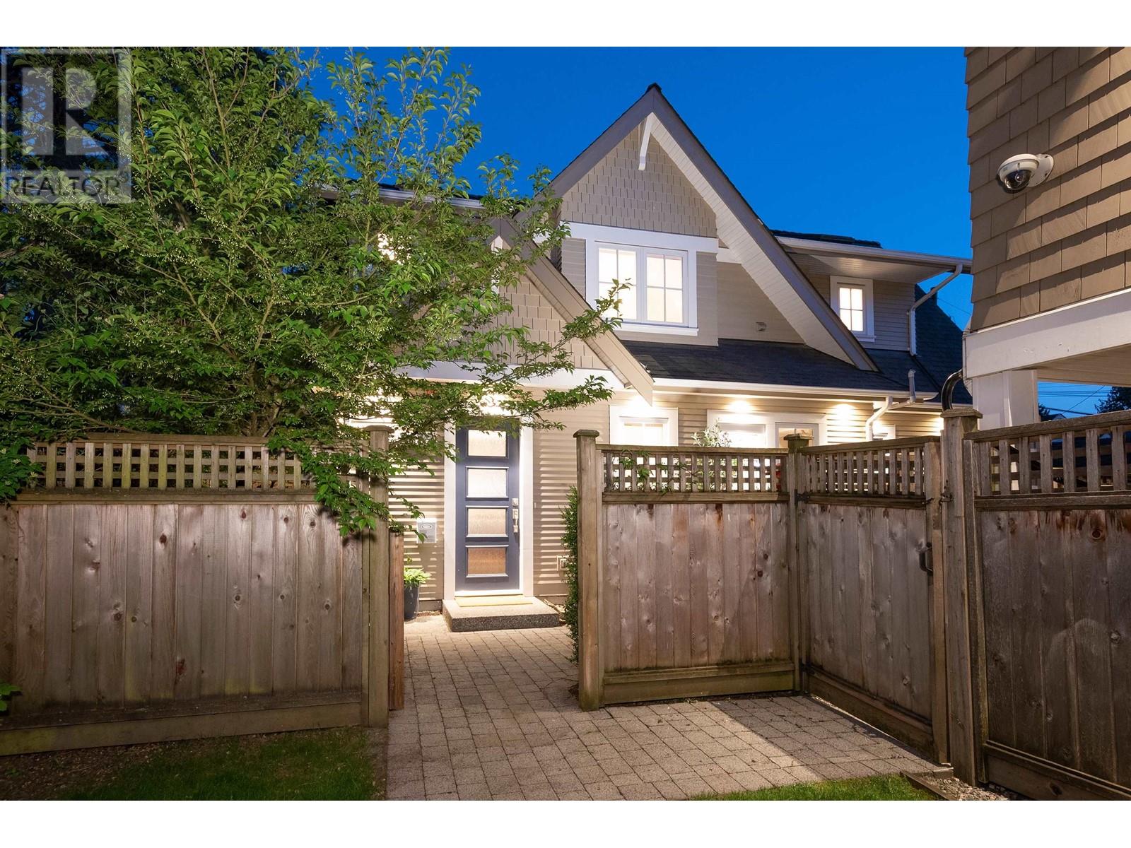 3132 W 7th Avenue, Vancouver, British Columbia  V6K 2A1 - Photo 2 - R2816892